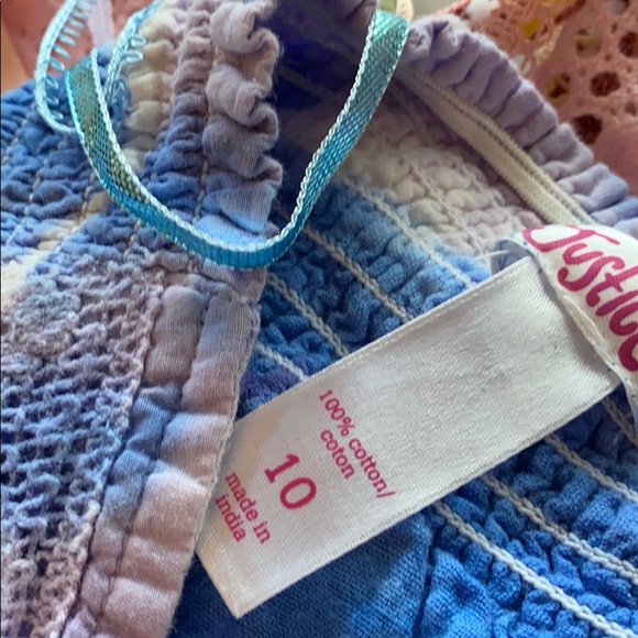 Justice - Picture 4 of 4